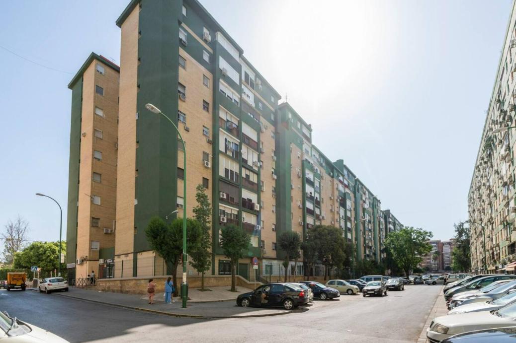 Apartamento Amplio Con 4 Habitaciones Y 2 Banos - Great Apartment With 4 Rooms - 2 Baths Seville Exterior photo