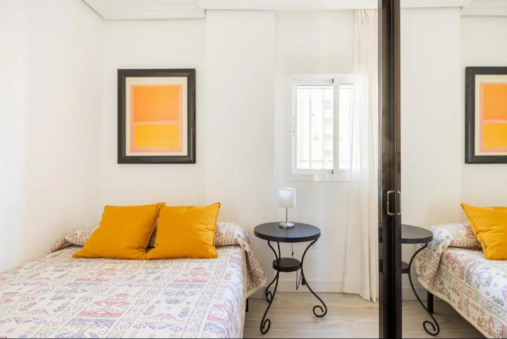 Apartamento Amplio Con 4 Habitaciones Y 2 Banos - Great Apartment With 4 Rooms - 2 Baths Seville Exterior photo