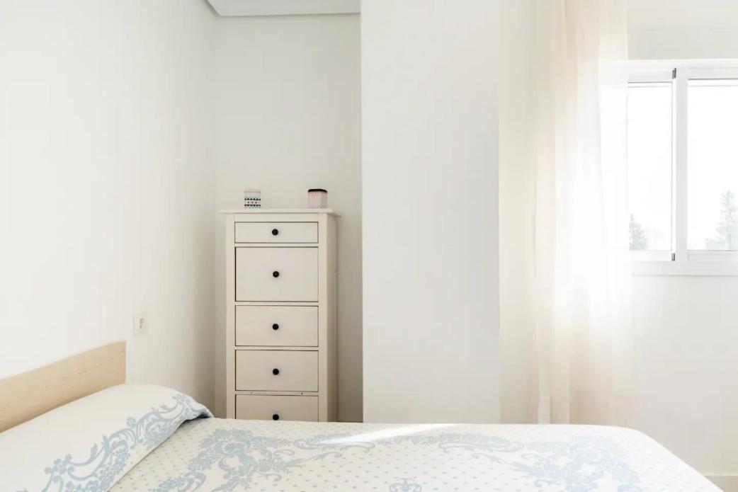 Apartamento Amplio Con 4 Habitaciones Y 2 Banos - Great Apartment With 4 Rooms - 2 Baths Seville Exterior photo