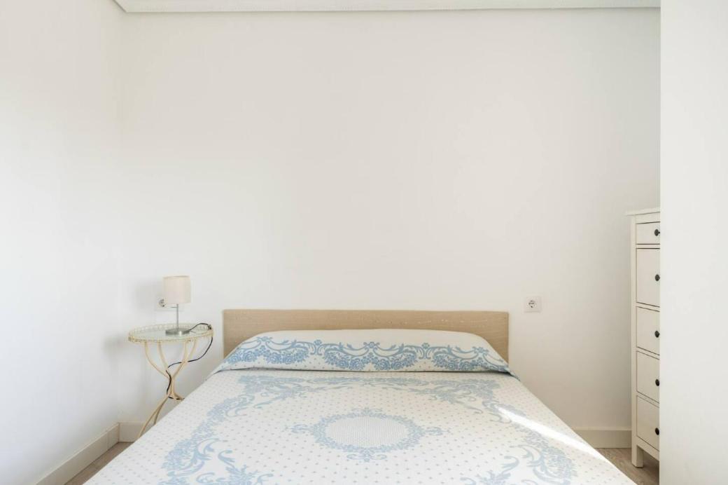 Apartamento Amplio Con 4 Habitaciones Y 2 Banos - Great Apartment With 4 Rooms - 2 Baths Seville Exterior photo