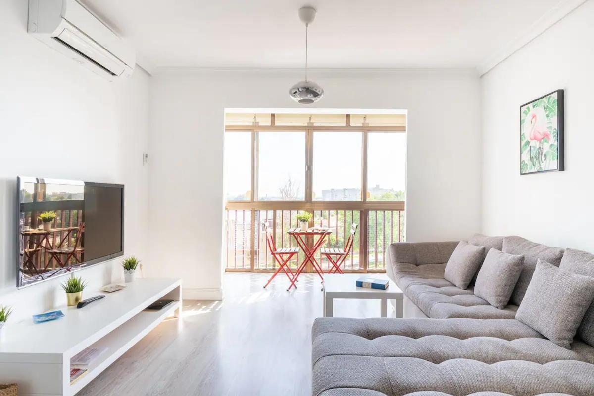 Apartamento Amplio Con 4 Habitaciones Y 2 Banos - Great Apartment With 4 Rooms - 2 Baths Seville Exterior photo